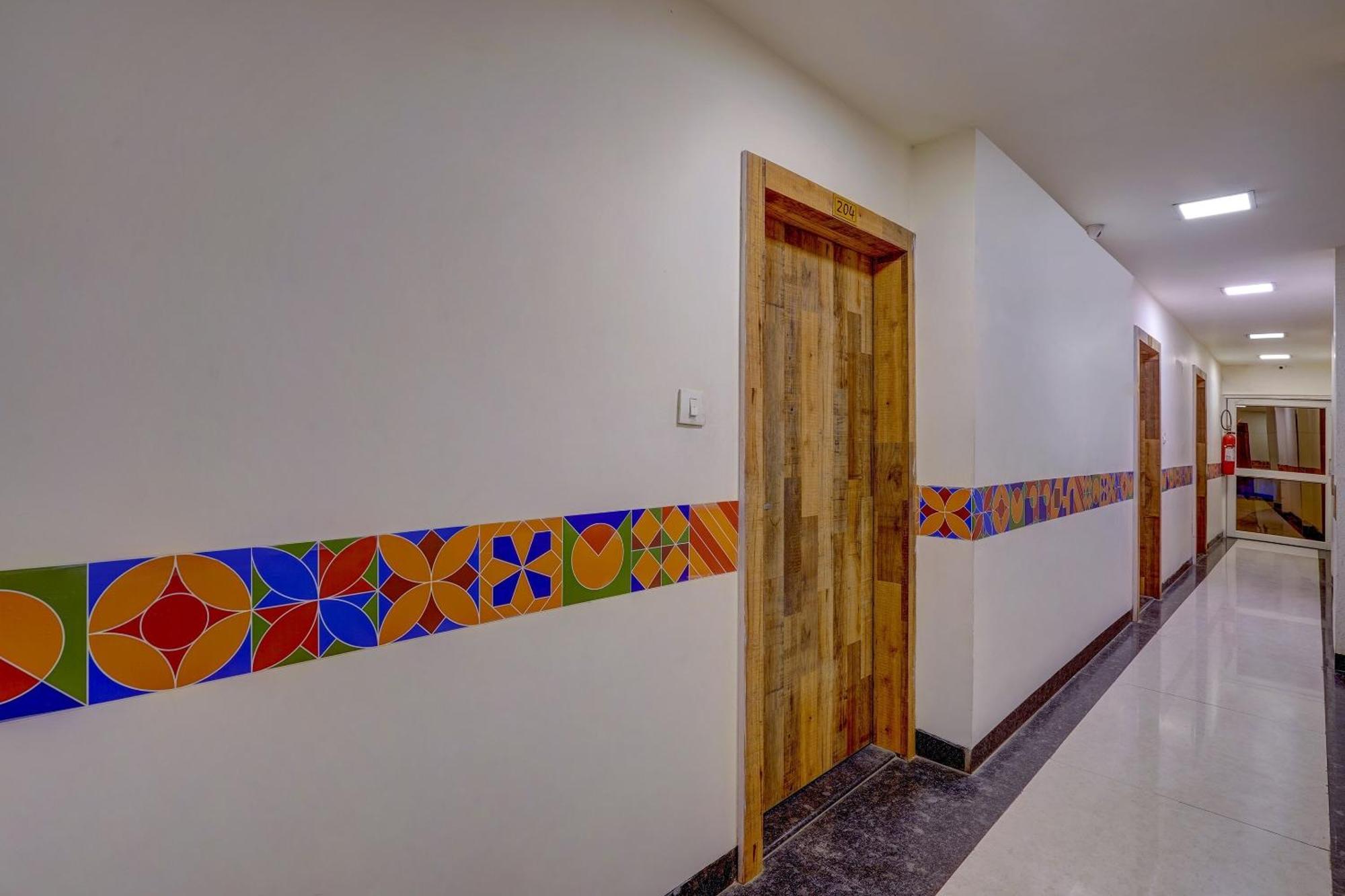 FabExpress Travellers Inn Lucknow Eksteriør bilde