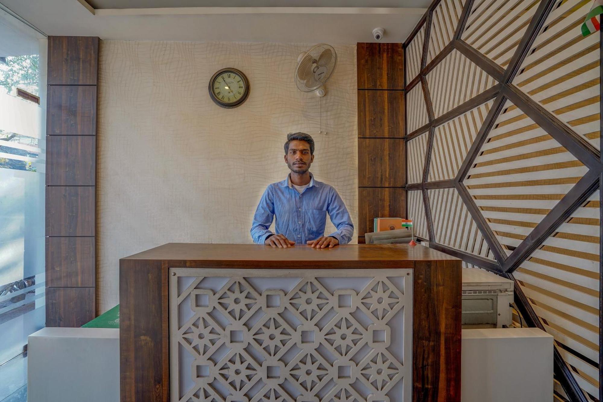 FabExpress Travellers Inn Lucknow Eksteriør bilde
