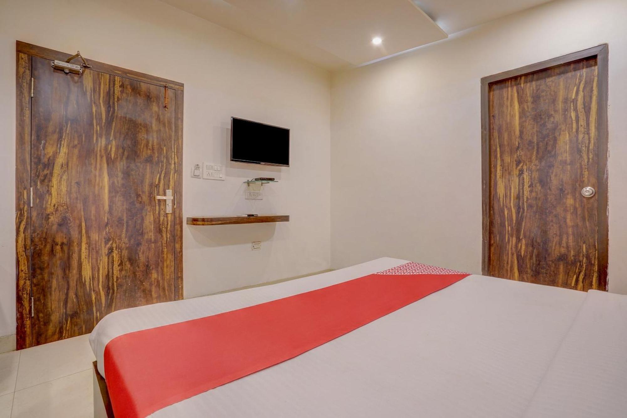 FabExpress Travellers Inn Lucknow Eksteriør bilde