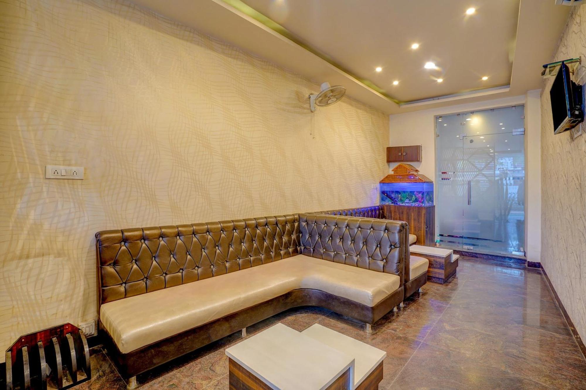 FabExpress Travellers Inn Lucknow Eksteriør bilde
