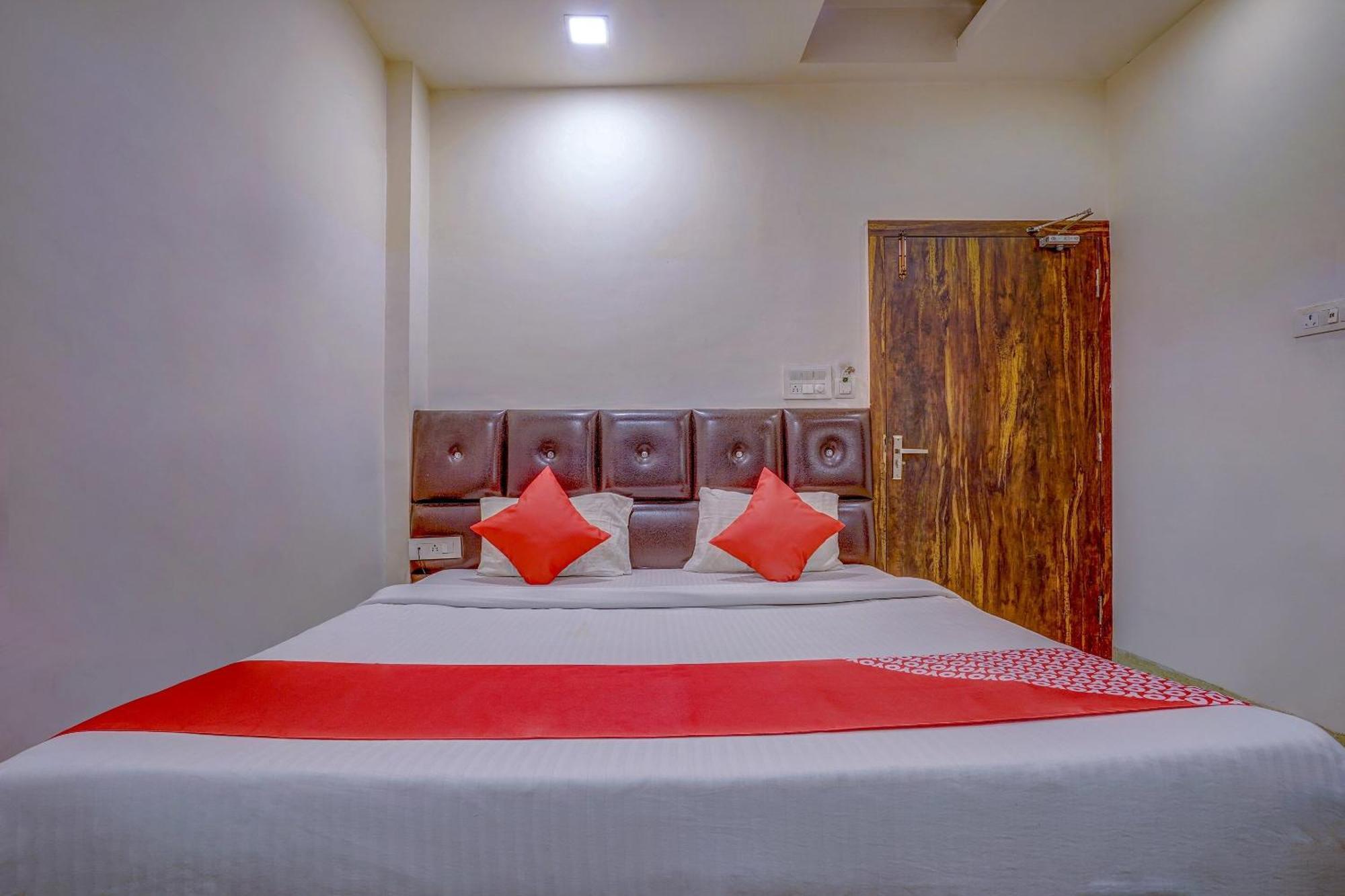 FabExpress Travellers Inn Lucknow Eksteriør bilde