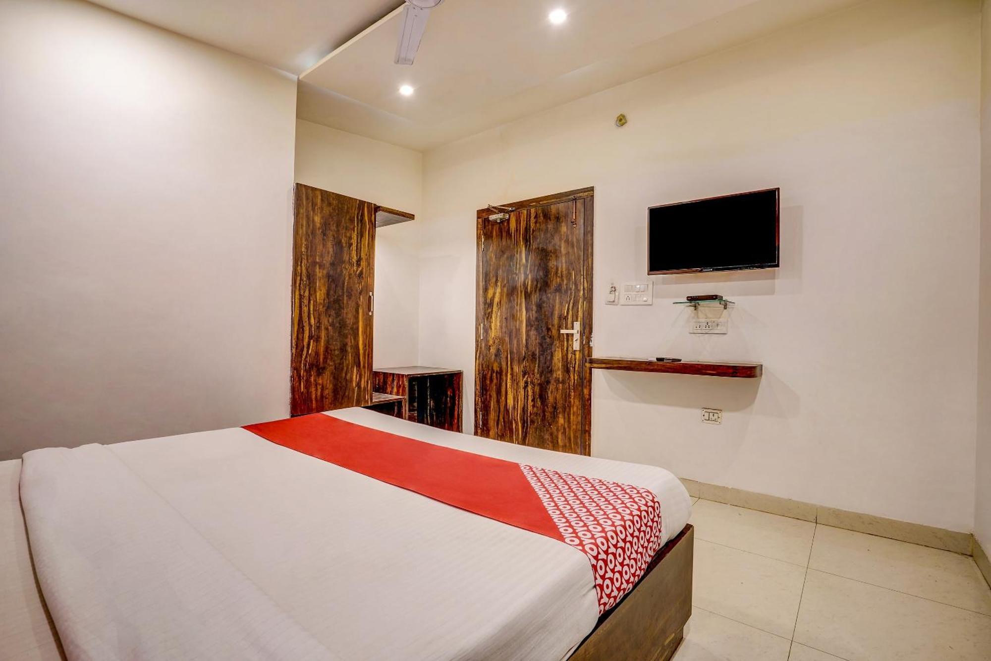 FabExpress Travellers Inn Lucknow Eksteriør bilde
